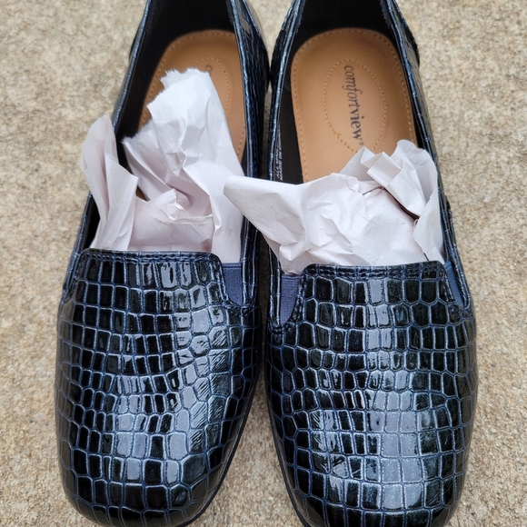Comfortview Women's Black Loafers - Picture 11 of 11